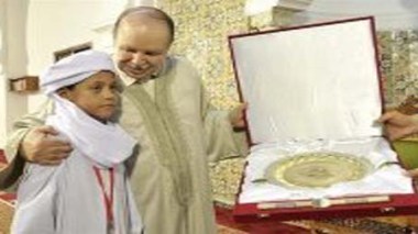 Le président Bouteflika honore les lauréats du concours international de récitation du coran