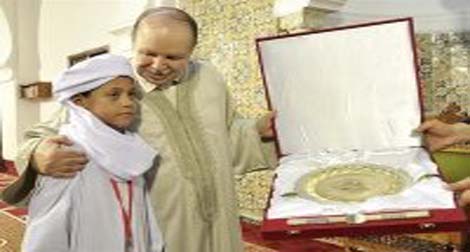 Le président Bouteflika honore les lauréats du concours international de récitation du coran