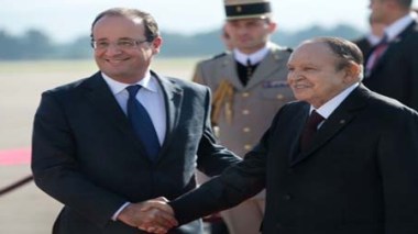 Hollande: “Bouteflika est toujours en convalescence à Paris”