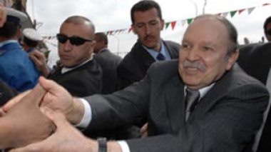 government clears debts of Algerian peasants and farmers
