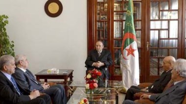 Le président Bouteflika procède à un remaniement ministériel