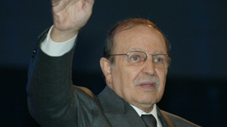 بوتفليقة‭ ‬يهنئ‭ ‬ملك‭ ‬المغرب‭ ‬ويؤكد‭ ‬تمسكه‭ ‬بحسن‭ ‬الجوار‭   ‬