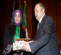 Le président Bouteflika préside la cérémonie de sortie d’une nouvelle promotion d’élèves magistrats