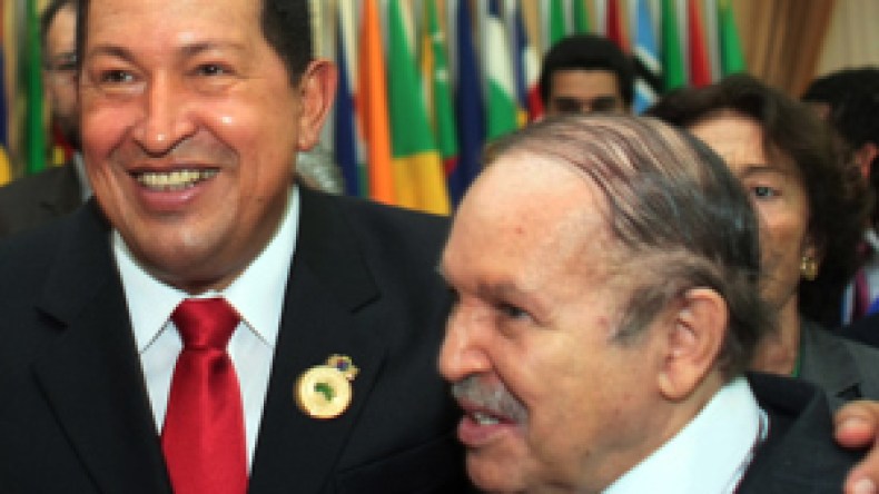 شافيز يقترح شراكة سوناطراك مع نظيرتها الفنزويلية