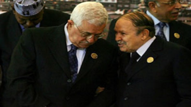 محمود عباس في زيارة إلى الجزائر بدعوة من بوتفليقة