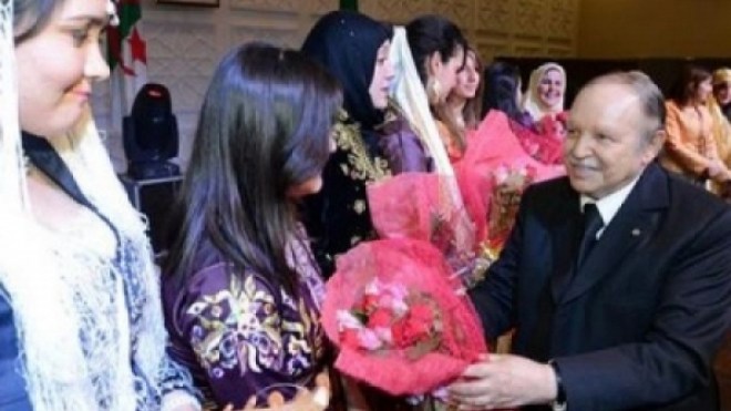 بوتفليقة يغازل النساء قبل الرئاسيات ويذكّرهنّ بأفضاله عليهن