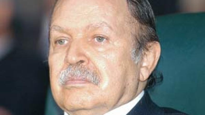 بوتفليقة يدين العمليات الإرهابية ويشدد على خيار المصالحة