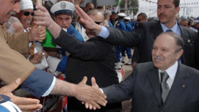 بوتفليقة يوقع 8 إجراءات لإنقاذ الفلاحة وإحياء “الثورة الزراعية”