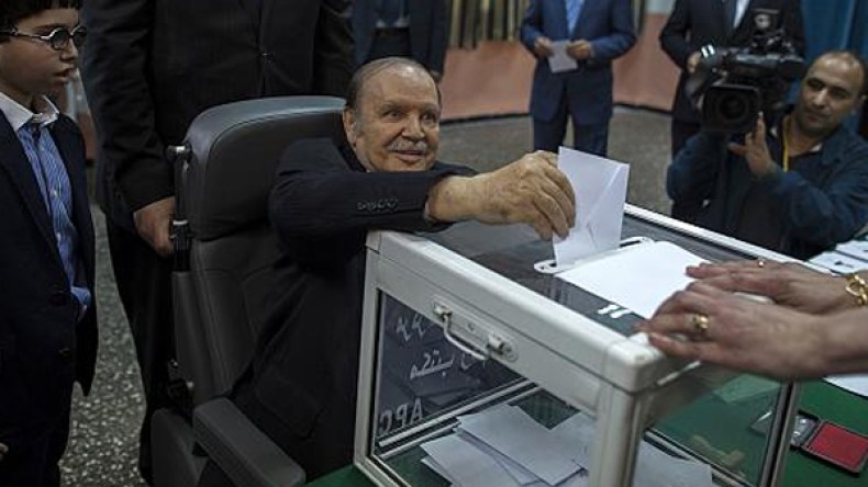 خبير: ظهور بوتفليقة مقعدا أثار عطف فئة وحفيظة أخرى