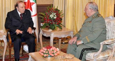 Le Président Bouteflika reçoit le général de corps d’armée Gaïd Salah