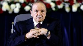 Ouyahia appelle Bouteflika à démissionner