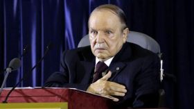 Le président Bouteflika: « L’Algérie préserve son intégrité grâce aux efforts de l’ANP »