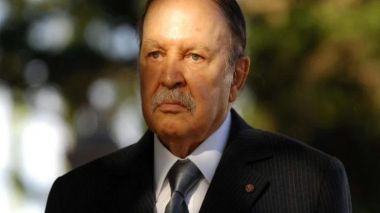 M. Bouteflika signe 5 décrets présidentiels de coopération avec plusieurs pays