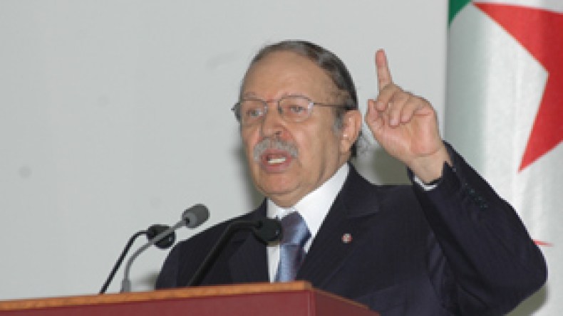 بوتفليقة يمنح الحكومة والبرلمان مهلة 3 أشهر لإنهاء الإصلاحات