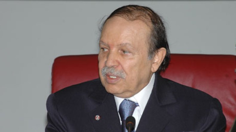 “على الرئيس التبرؤ من الديناصورات الذين يتاجرون باسمه”
