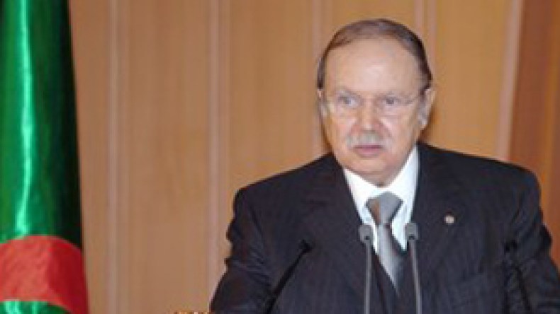 بوتفليقة يعلن عن نظام تعويضي خاص للأستاذ الجامعي