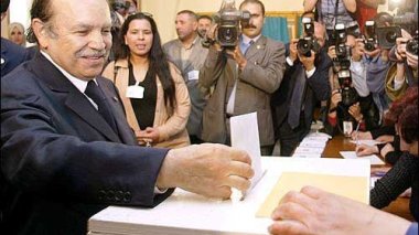 Algeria invites observers for 2012 vote