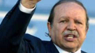 Cabinet Meeting: “President Bouteflika's decisions hailed by economic experts at Echorouk's Forum”