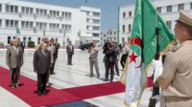 ANP : Bouteflika préside une cérémonie de remise de grades