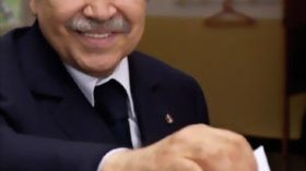 بوتفليقة يُبقي على حالة الغموض حول ترشحه للعهدة الثالثة