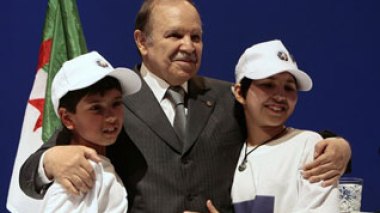 La presse étrangère soutient majoritairement  Bouteflika