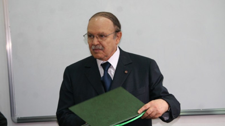 الرئيس بوتفليقة يوقع أربع اتفاقيات عربية متعلقة بمحاربة الفساد