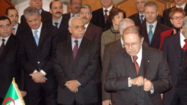 Algerian president squeezes his ministers dry to respect their commitments