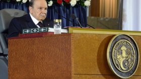 بوتفليقة يفرج عن مقترح تعديل الدستور: عهدة واحدة لرئيس الجمهورية قابلة للتّجديد مرة واحدة