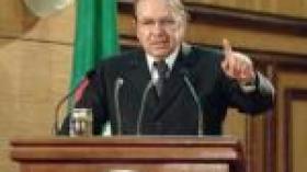 Bouteflika lance des projets à Oran