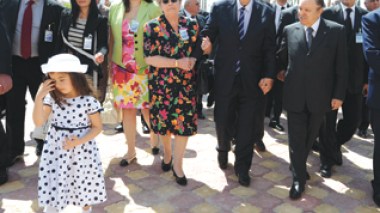 Bouteflika gets large popular welcomes in Tlemcen