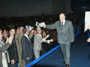 Bouteflika announces run for office