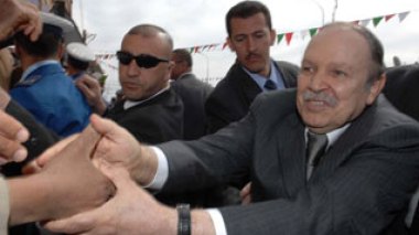 Bouteflika éponge les dettes des agriculteurs