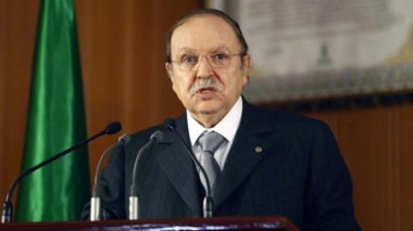 Le président Bouteflika félicite le nouveau président français François Hollande