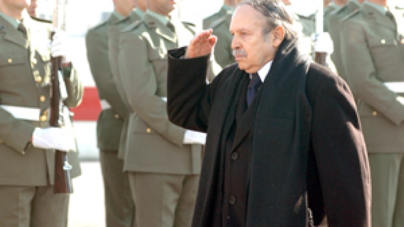 بوتفليقة يلتقي كبار مسؤولي الاجهزة الأمنية في جلسات الاستماع