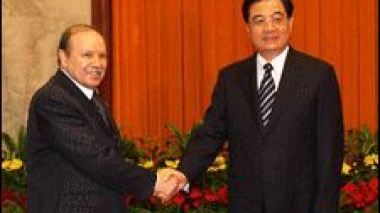 Le président Bouteflika: les relations algéro-chinoises sont désormais de nature stratégique
