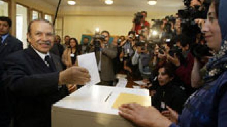 هل سيعلن بوتفليقة ترشحه من مركب 5 جويلية؟