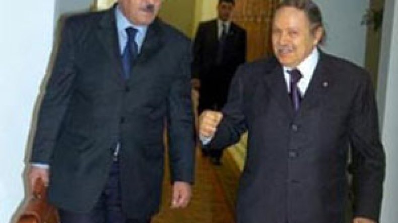 بوتفليقة : وضعنا حلولا تستجيب للطلب المتزايد لكل فئات المجتمع تدريجيا
