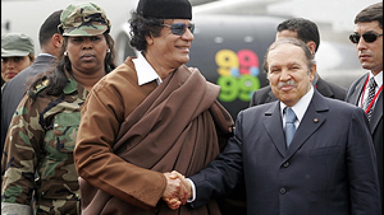 محادثات بين بوتفليقة والقذافي بشرم الشيخ