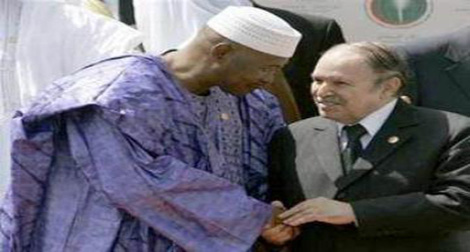 Bouteflika pour un soutien international au Mali dans sa lutte  anti-terroriste