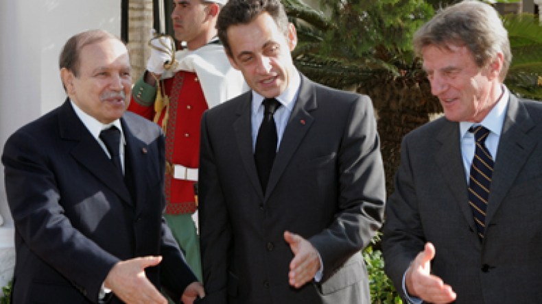 بوتفليقة في باريس للمشاركة في قمة الاتحاد من أجل المتوسط