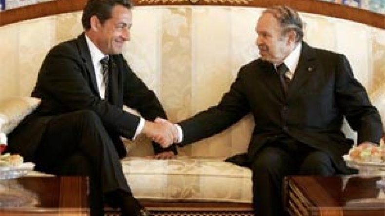 ساركوزي يدعو الجزائر للانضمام إلى المنظمة الدولية للفرانكوفونية