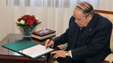 العهدة الرابعة عند بعض رجال المال.. مسألة حياة أو موت