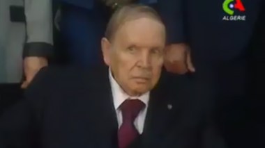 Le président Bouteflika préconise d’éviter le scénario des années 1980