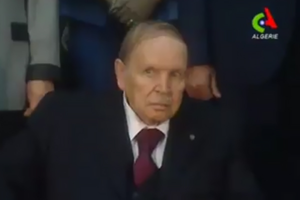 Le président Bouteflika préconise d’éviter le scénario des années 1980