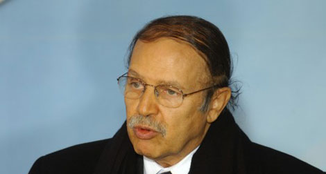 Le président Bouteflika reçoit le ministre italien de la Défense