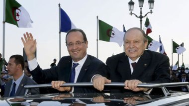 Jeunes Algériens à Hollande:  «Le peuple veut des visas»