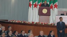 بوتفليقة يأمر بحضور الولاة في اجتماعات مجلس الحكومة