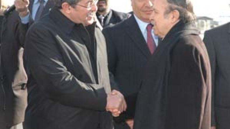 بوتفليقة يتجنب قطع أرزاق الوزراء ويضع مفاتيح الحكومة في جيب أويحيى حصريا