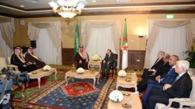 Bouteflika reçoit le ministre saoudien de l'Intérieur