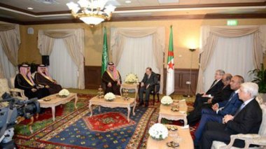 Bouteflika reçoit le ministre saoudien de l'Intérieur